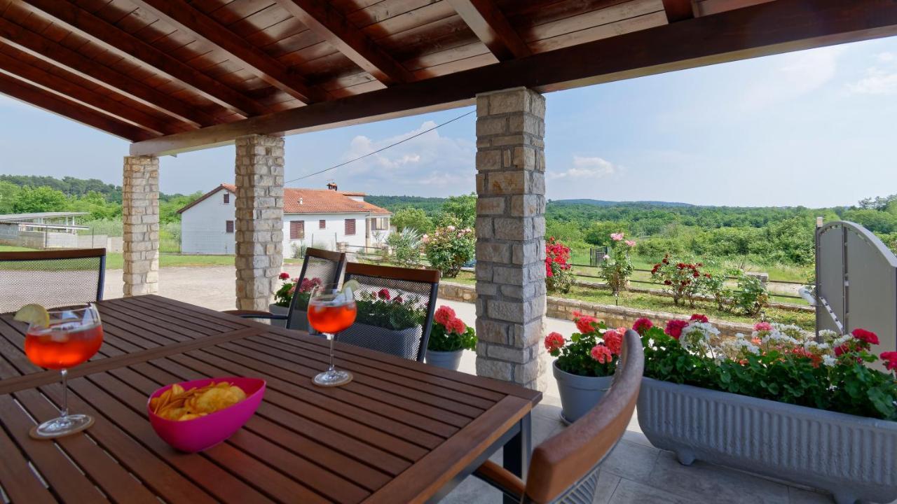 Apartment Larissa By Rent Istria Višnjan Exterior foto