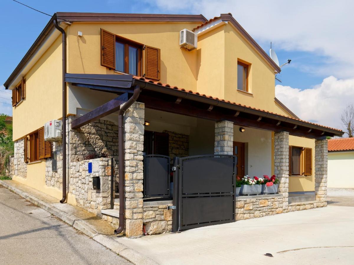 Apartment Larissa By Rent Istria Višnjan Exterior foto